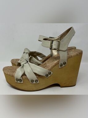 KORKS 'Dawson' Ivory Leather Platform Sandals w/4.5" Wood Wedge Heels Sz. 8 M.
